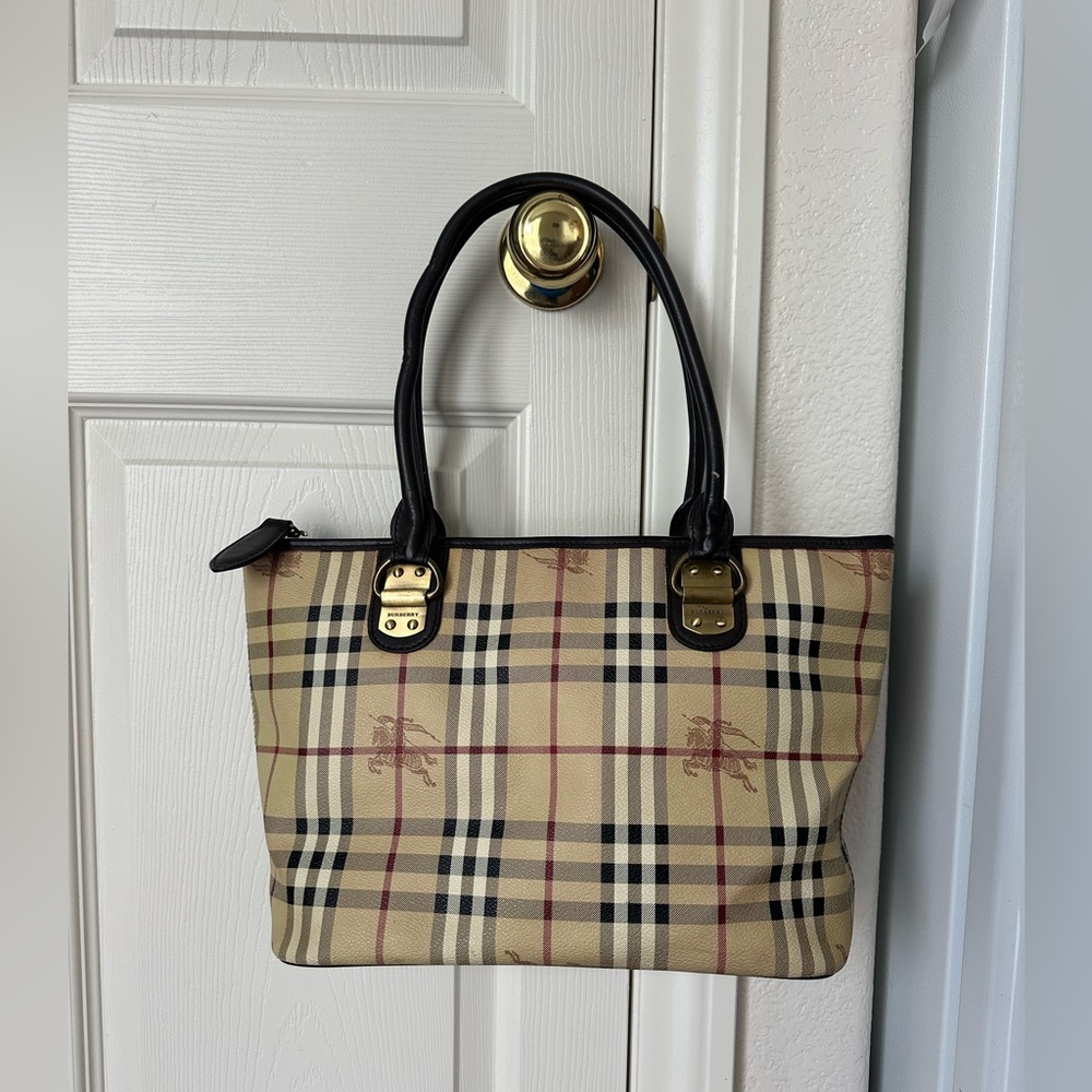 Burberry zippy tote bag